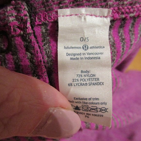 Lululemon infinity scarf like new condition purplish striped still has rip tag - Picture 2 of 5
